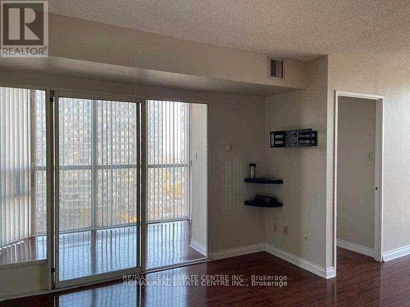 1403 - 265 Enfield Place, Mississauga, Ontario  L5B 3Y7 - Photo 7 - W12091840