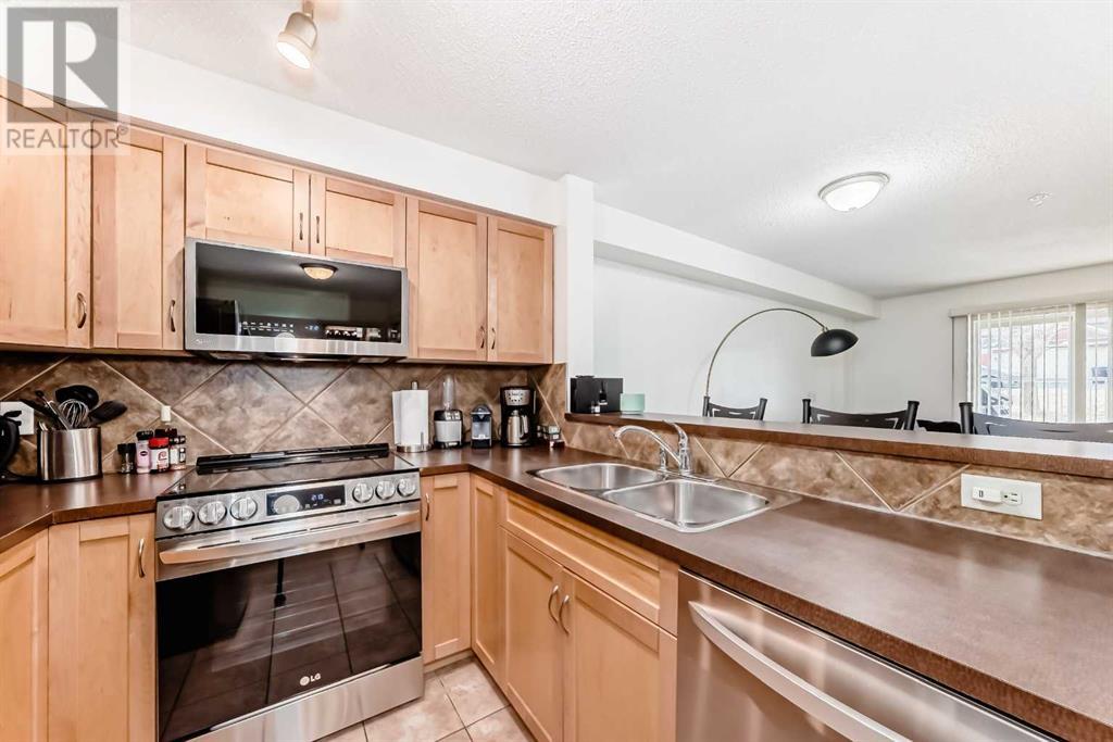 Property at 1113, 70 Panamount Drive NW image 5