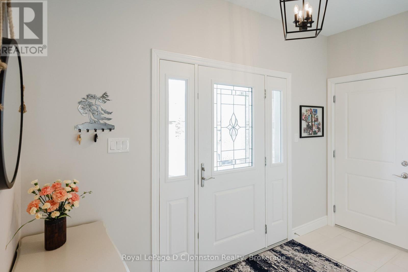 3 - 1050 Waterloo Street, Saugeen Shores, Ontario  N0H 2C6 - Photo 3 - X12091849
