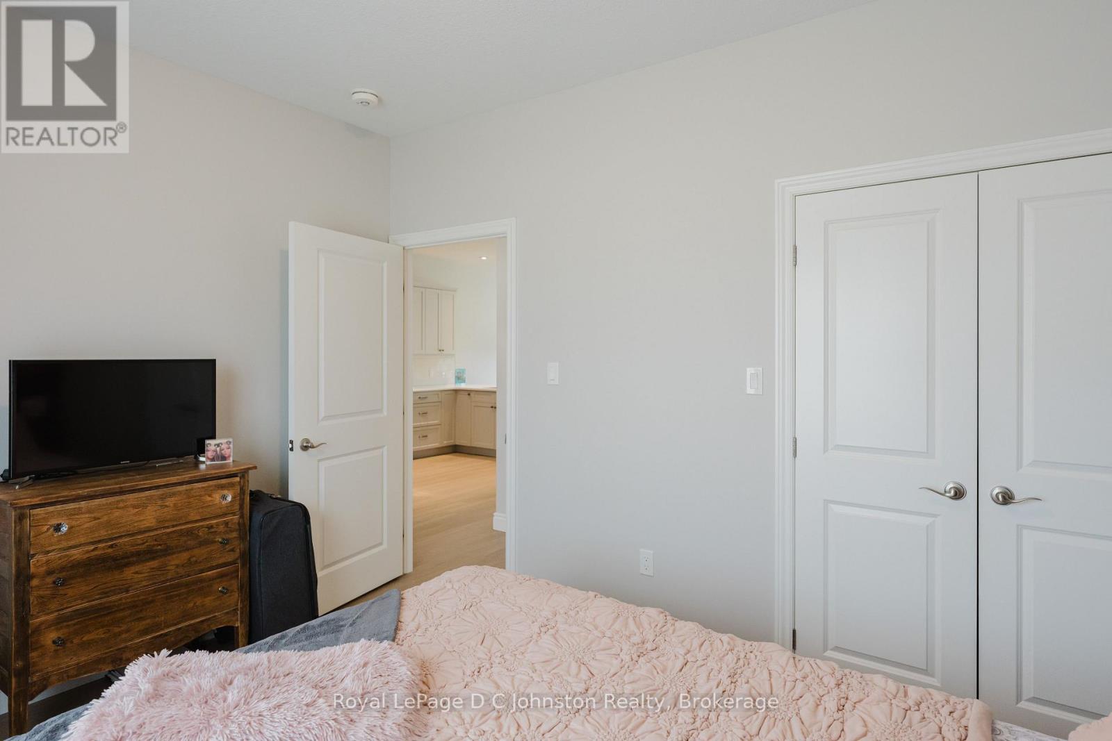 3 - 1050 Waterloo Street, Saugeen Shores, Ontario  N0H 2C6 - Photo 6 - X12091849