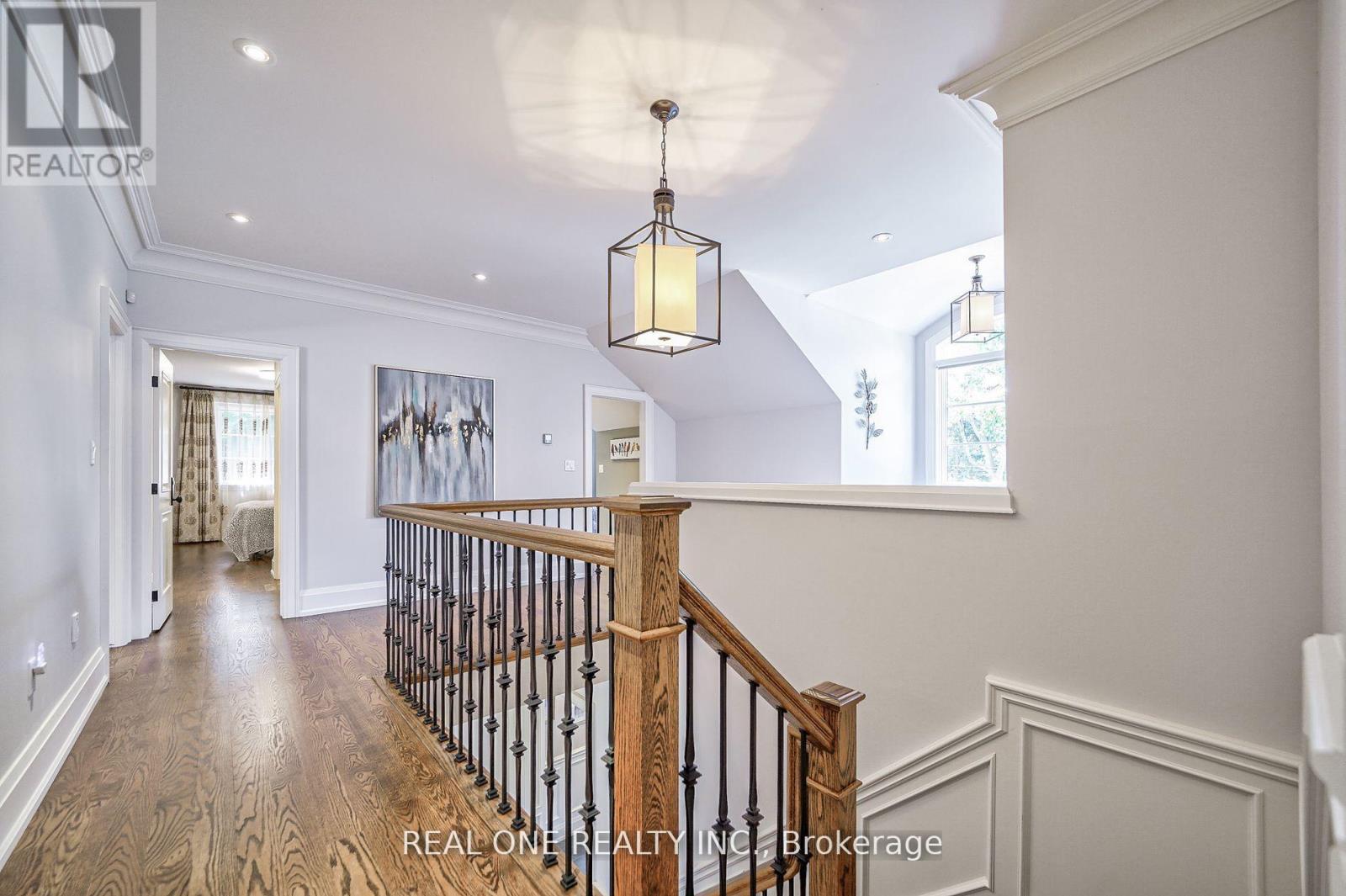 190 Maplewood Road, Mississauga (Mineola), Ontario  L5G 2M6 - Photo 27 - W12083900