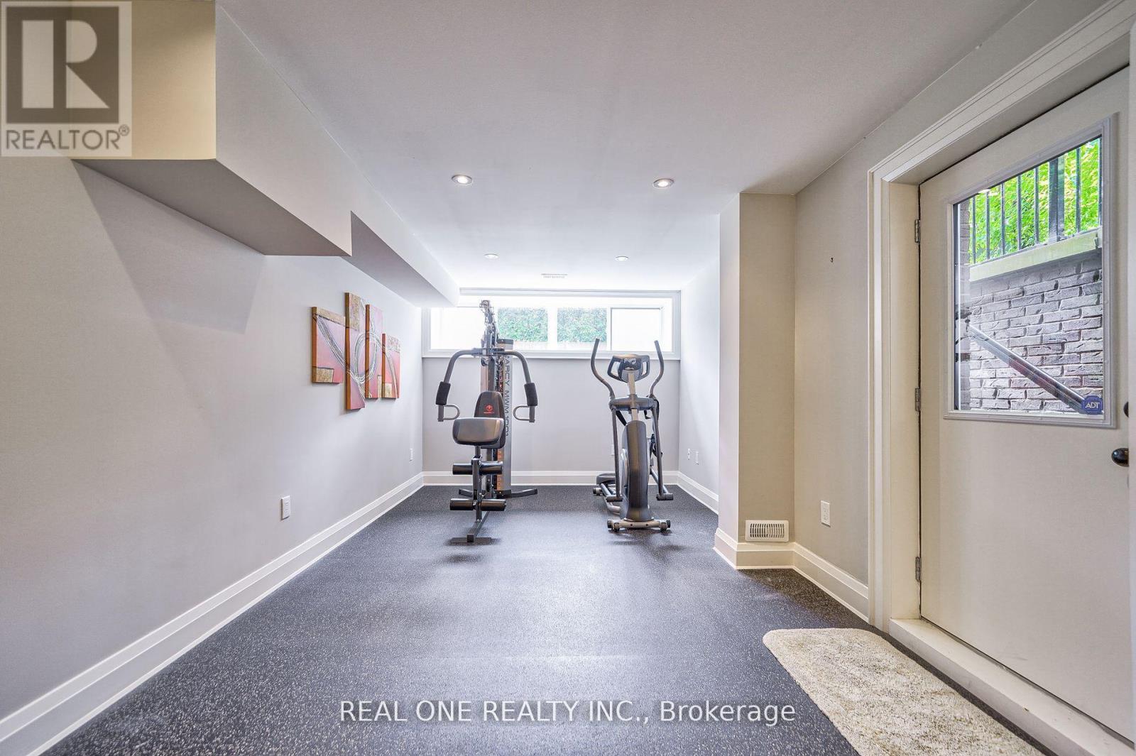190 Maplewood Road, Mississauga (Mineola), Ontario  L5G 2M6 - Photo 42 - W12083900