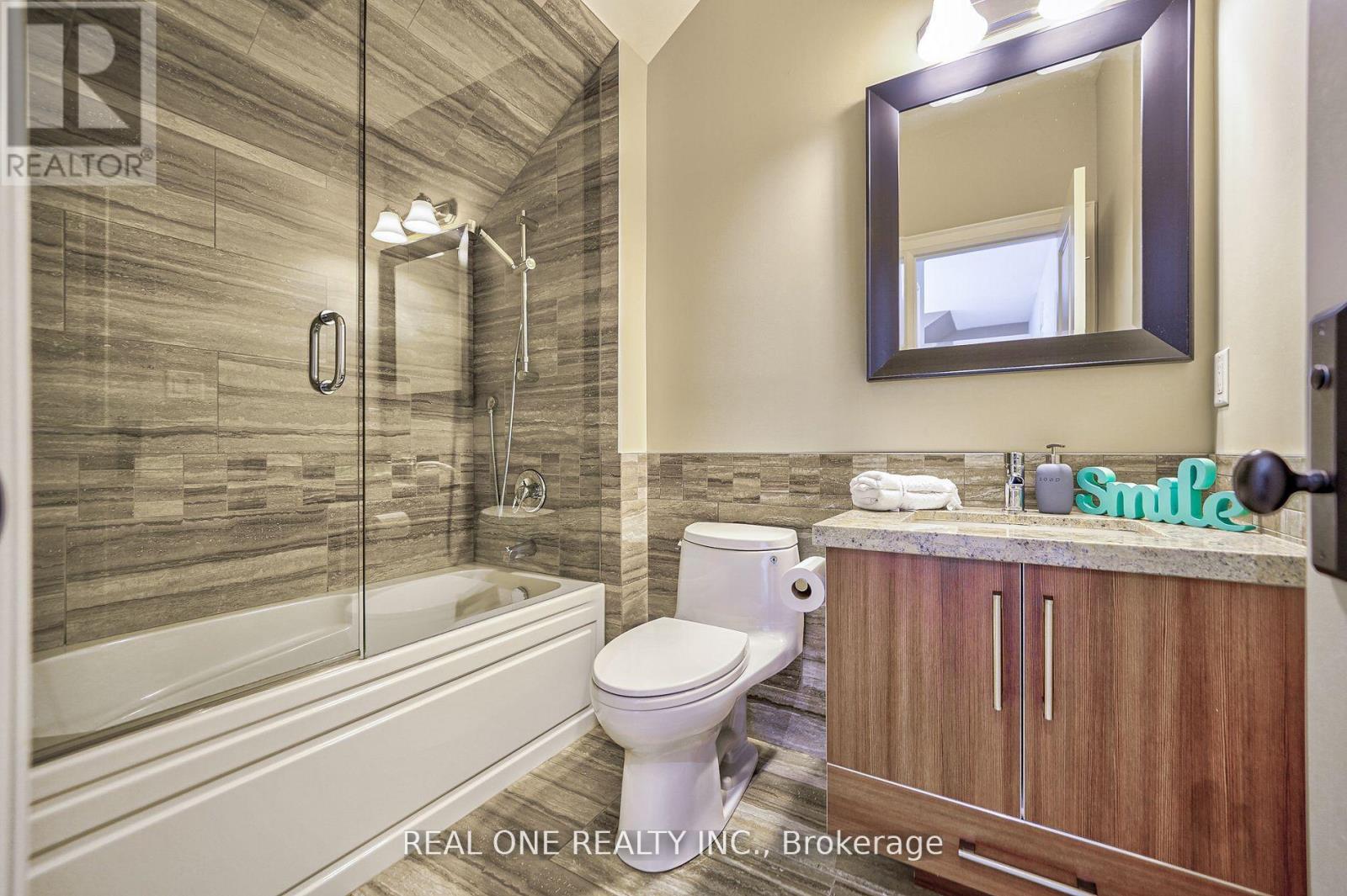 190 Maplewood Road, Mississauga (Mineola), Ontario  L5G 2M6 - Photo 32 - W12083900