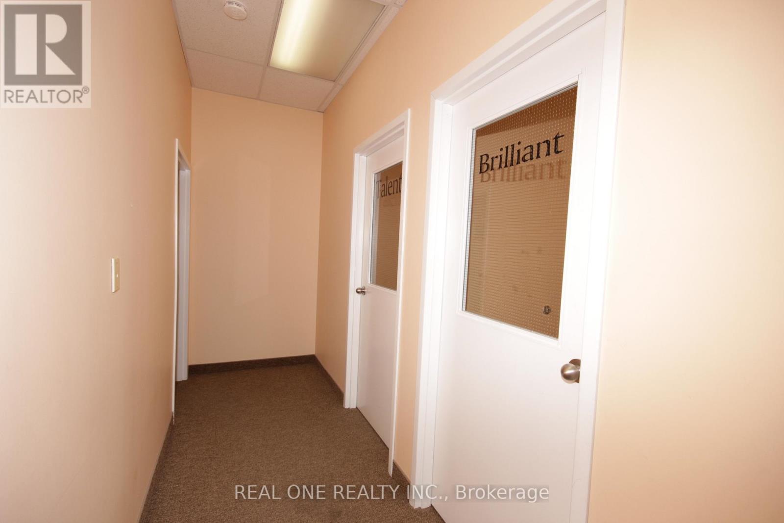 #9 - 1455 Sixteenth Avenue, Richmond Hill, Ontario  L4B 4W5 - Photo 10 - N12087912