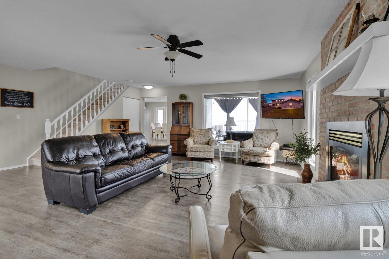 Property at 6510 50 AV image 1
