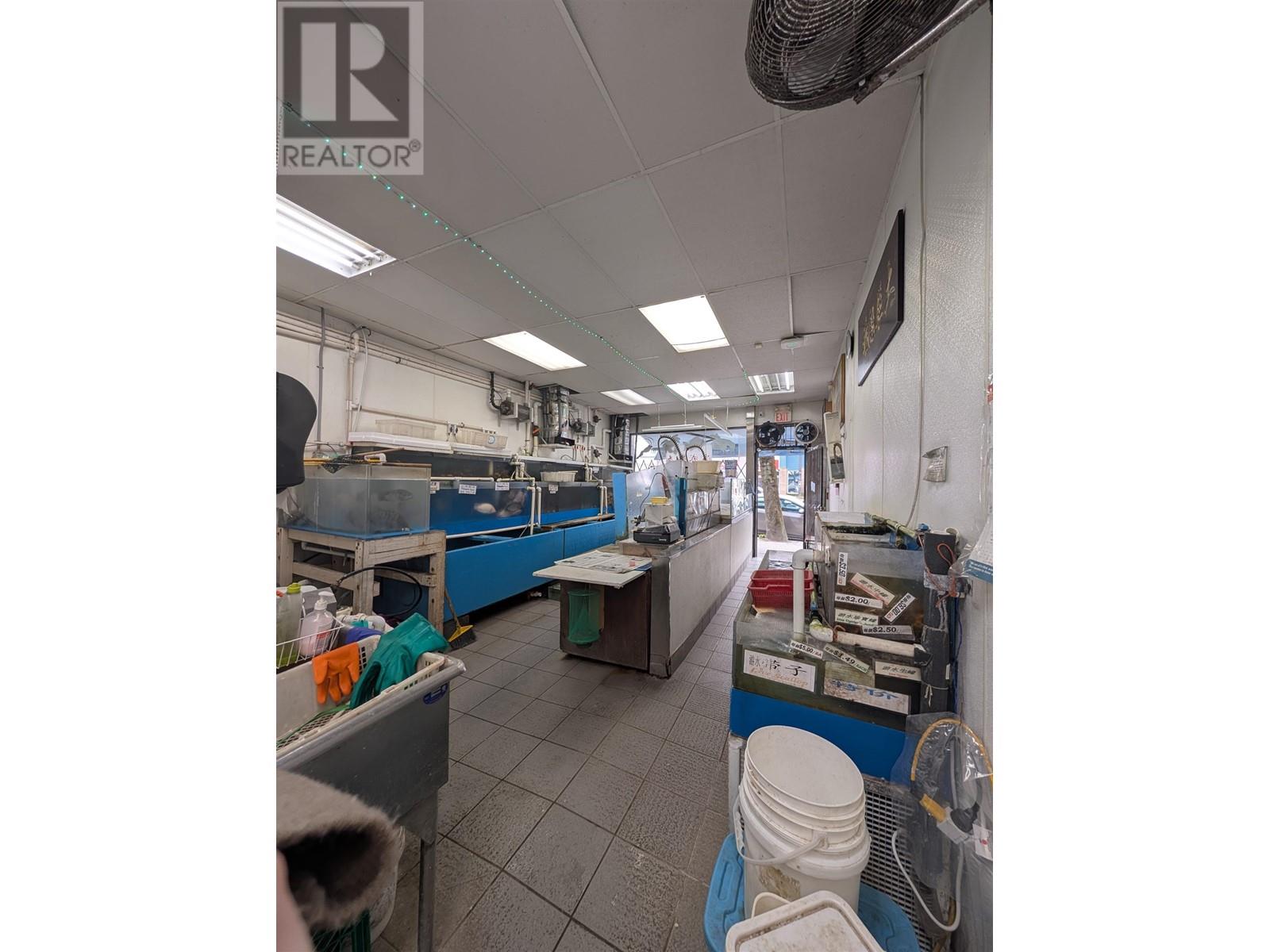 Property at 3335 KINGSWAY image
