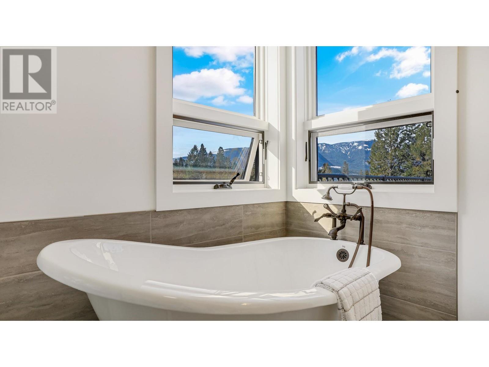 1795 Taynton Road, Windermere, British Columbia  V0B 2L0 - Photo 19 - 10344229