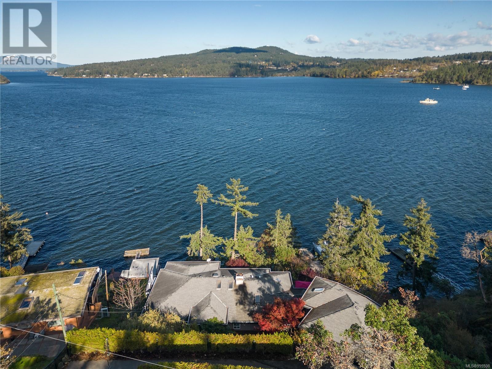 7318 Mark Lane, Central Saanich, British Columbia  V9E 2A1 - Photo 3 - 995598