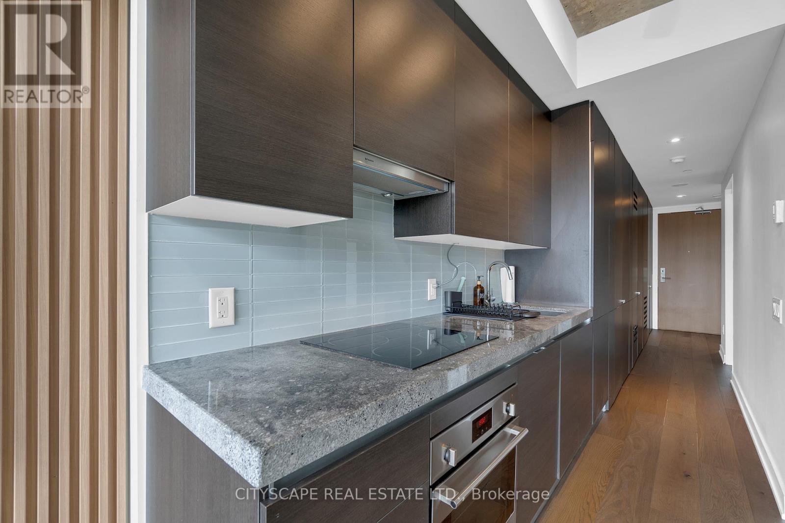 1304 - 629 King Street W, Toronto, Ontario  M5V 1M5 - Photo 18 - C12091873