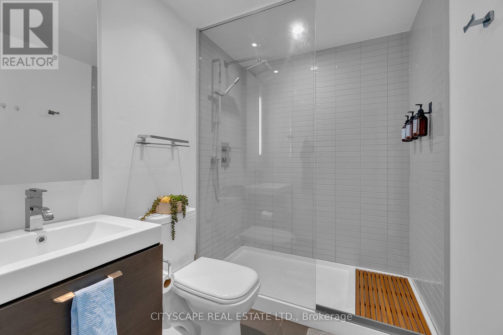 1304 - 629 King Street W, Toronto, Ontario  M5V 1M5 - Photo 30 - C12091873