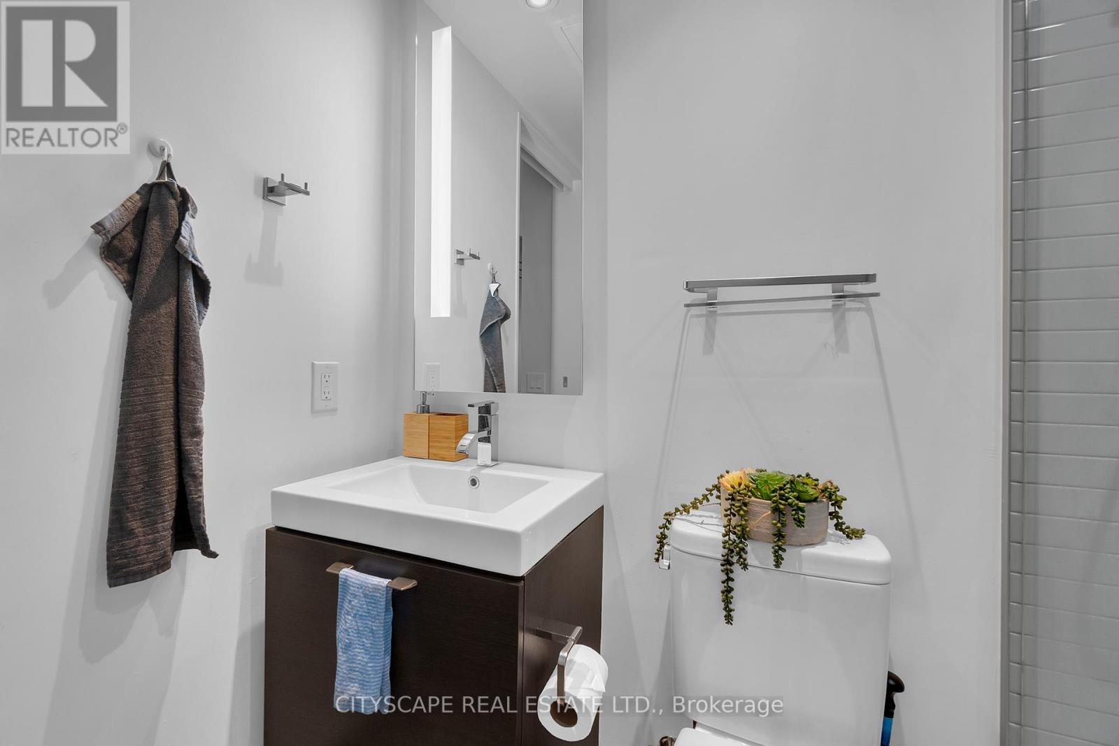 1304 - 629 King Street W, Toronto, Ontario  M5V 1M5 - Photo 31 - C12091873