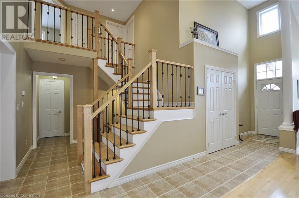 Property at 152 LENA Crescent image 4