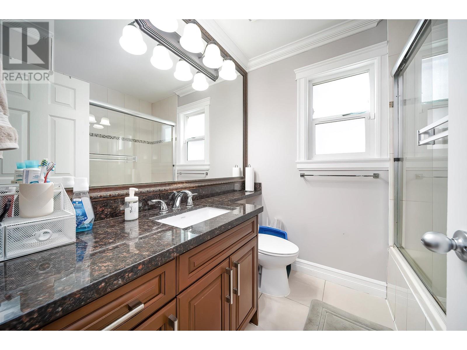 7563 Cariboo Road, Burnaby, British Columbia  V3N 4X2 - Photo 12 - R2990253