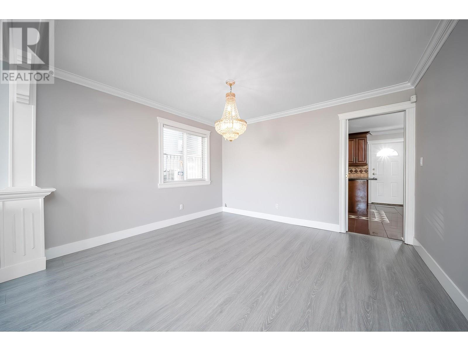 7563 Cariboo Road, Burnaby, British Columbia  V3N 4X2 - Photo 6 - R2990253