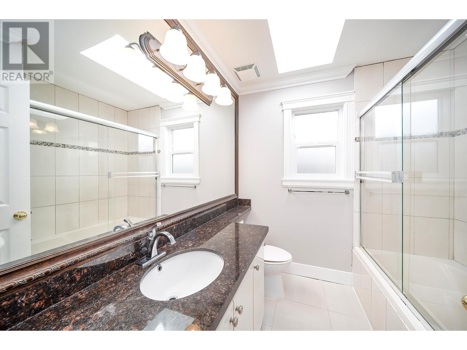 7563 Cariboo Road, Burnaby, British Columbia  V3N 4X2 - Photo 23 - R2990253