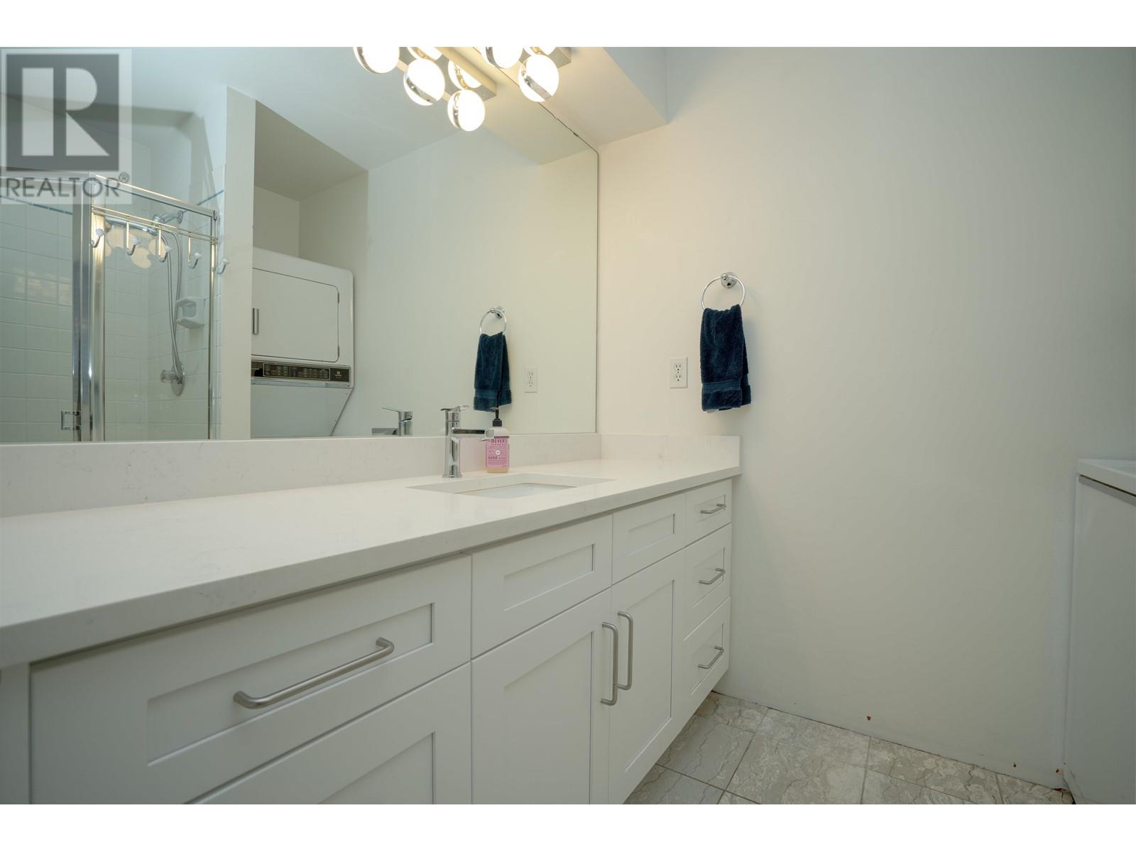 Listing Picture 25 of 38 : 1346 LABURNUM STREET, Vancouver / 溫哥華 - 魯藝地產 Yvonne Lu Group - MLS Medallion Club Member