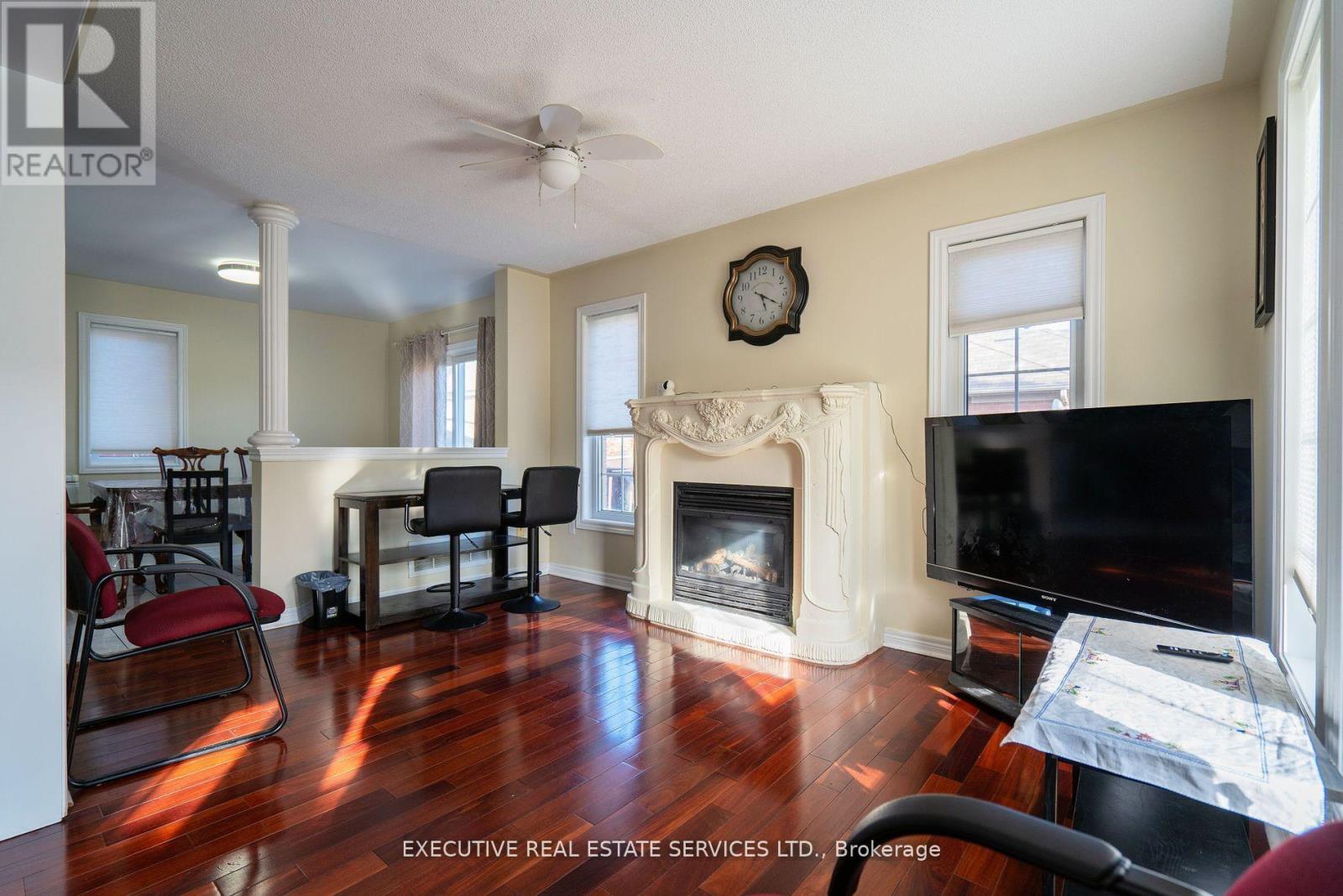 41 Fallstar Crescent, Brampton (Fletcher's Meadow), Ontario  L7A 2J6 - Photo 10 - W12091889