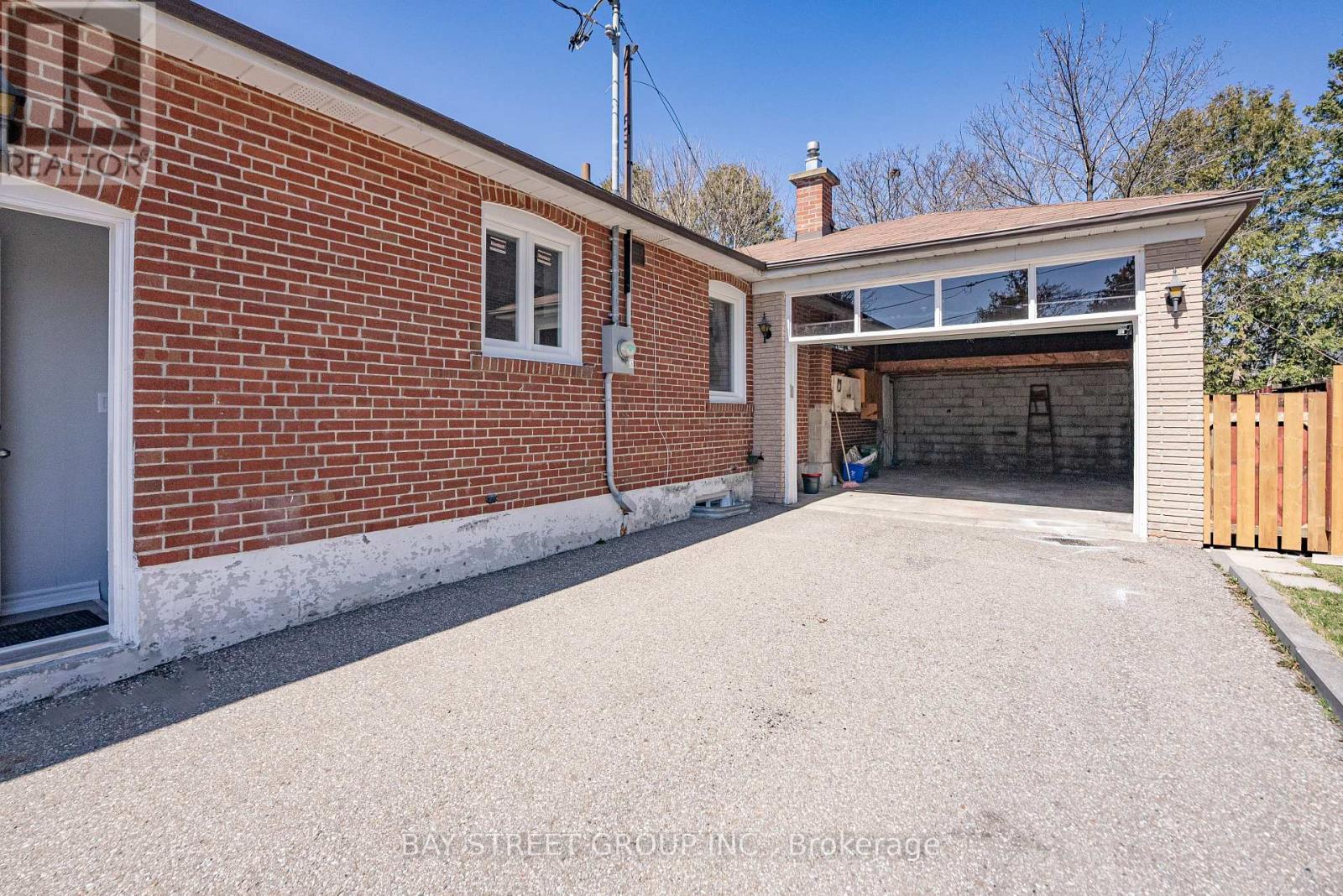 Property at 51 ROCKPORT CRESCENT image 5