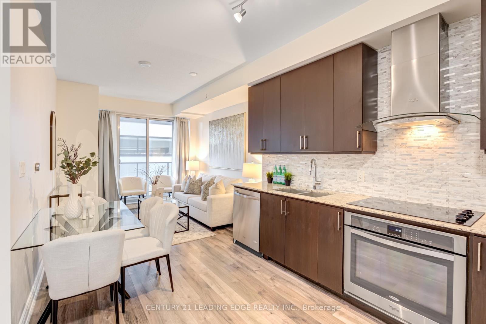 203 - 9608 YONGE STREET, Richmond Hill, Ontario