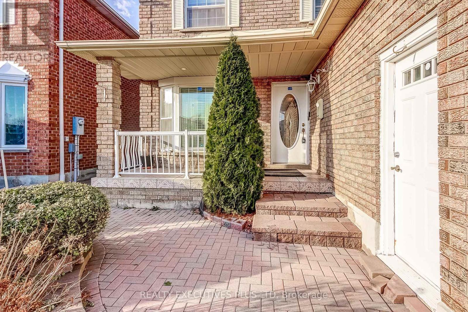 Property at 206 VODDEN STREET image 2