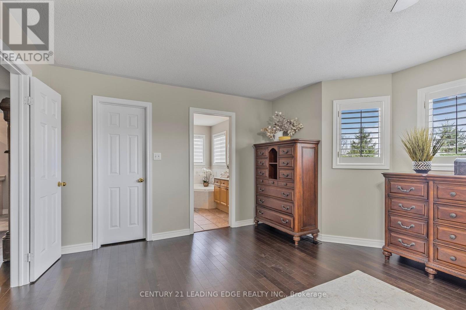 53 Fairwood Drive, Georgina, Ontario  L4P 3S2 - Photo 23 - N12091925