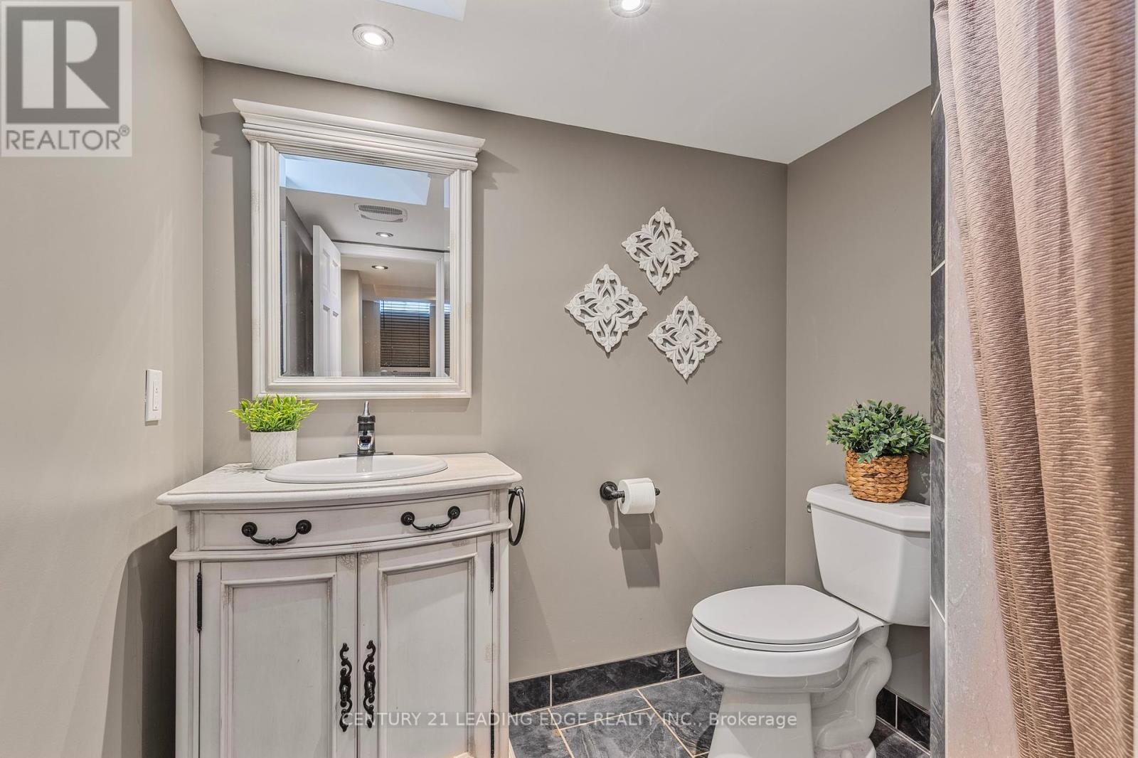 53 Fairwood Drive, Georgina, Ontario  L4P 3S2 - Photo 37 - N12091925
