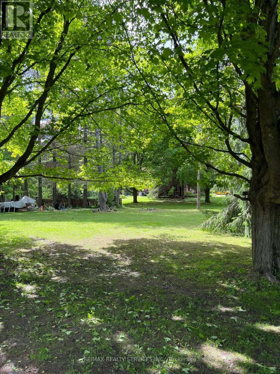 Property at 1675 HAWTHORN AVENUE image 5