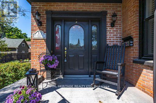Property at 33 VICTORIA AVENUE N image 3
