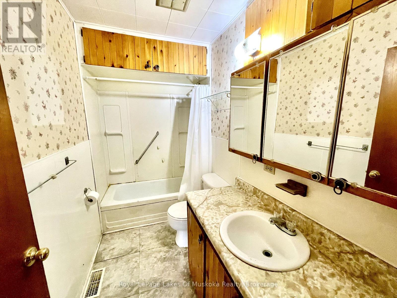 44 Gouldie Street, Huntsville, Ontario  P1H 2P4 - Photo 12 - X12091949