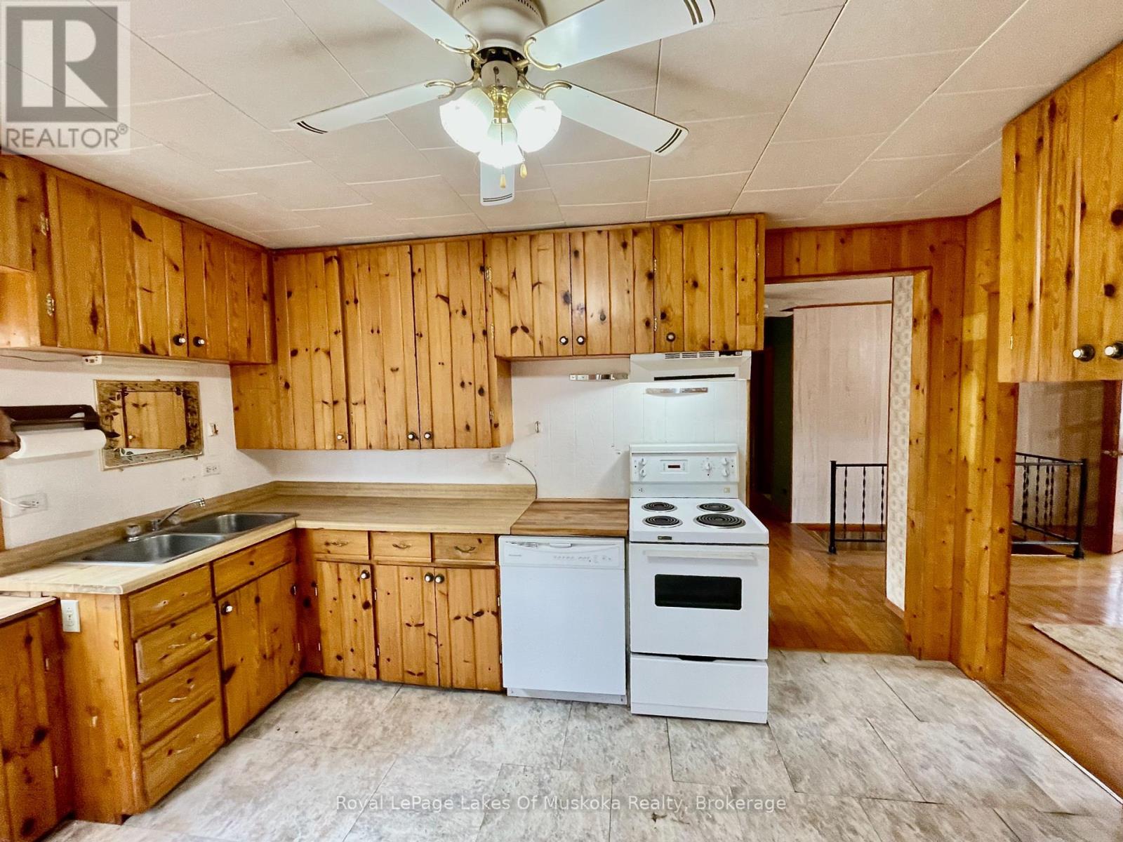 44 Gouldie Street, Huntsville, Ontario  P1H 2P4 - Photo 6 - X12091949