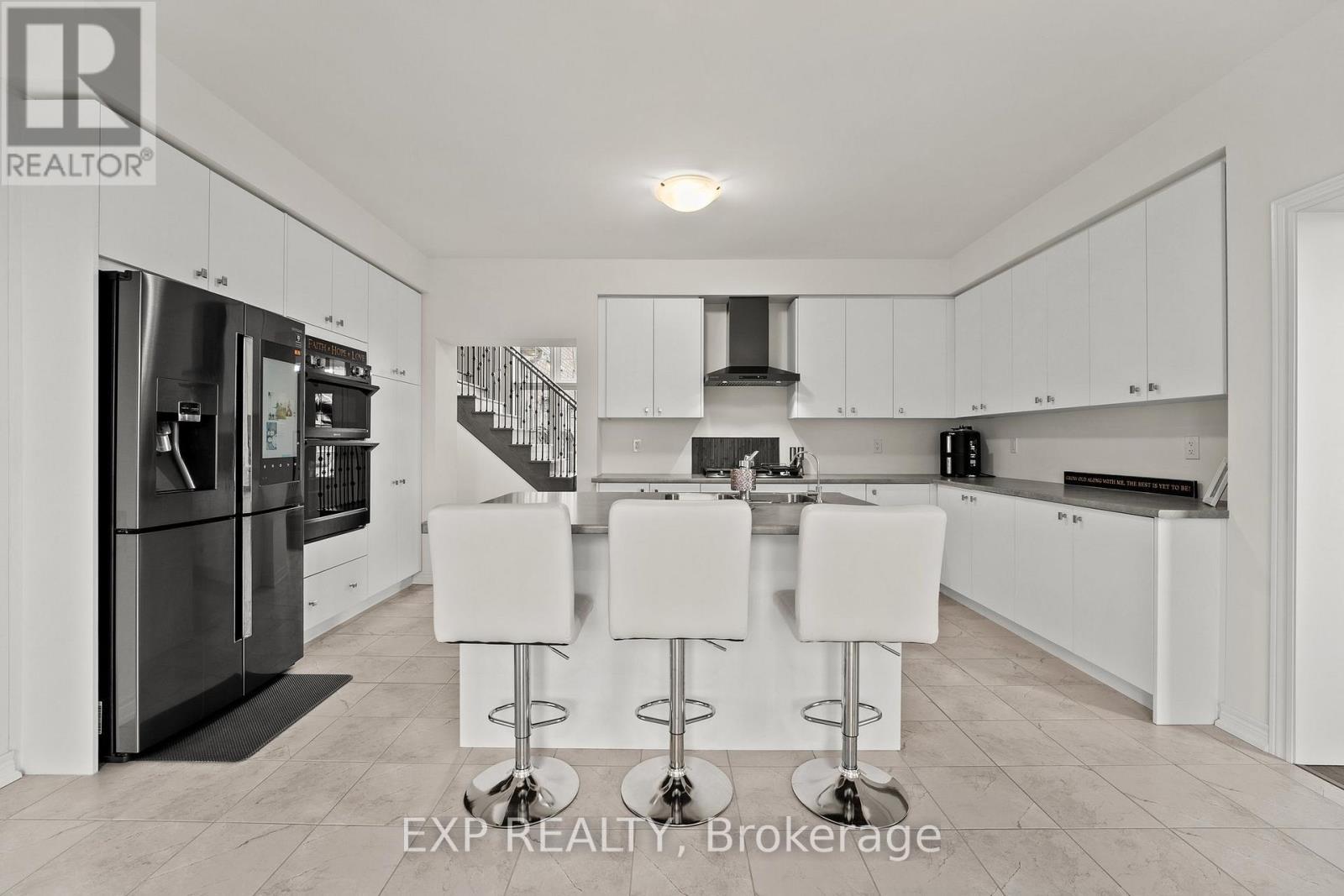 Property at 113 RUGMAN CRESCENT image 5