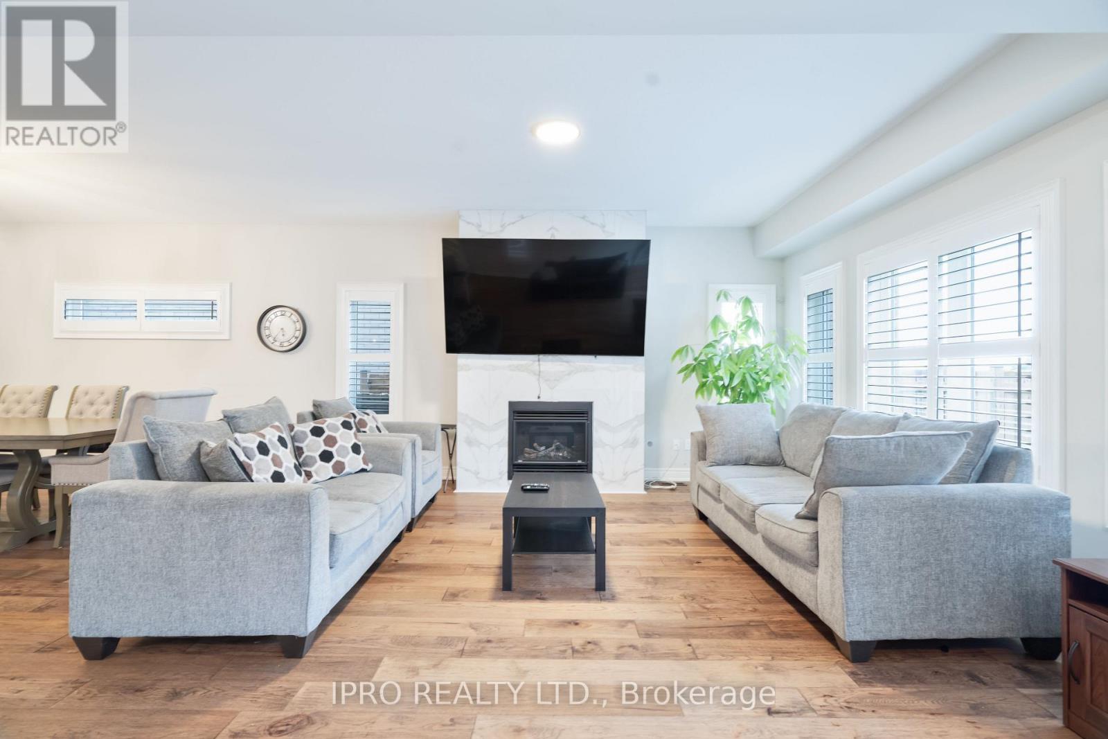47 Homestead Way, Thorold, Ontario  L2V 0H1 - Photo 8 - X12091948