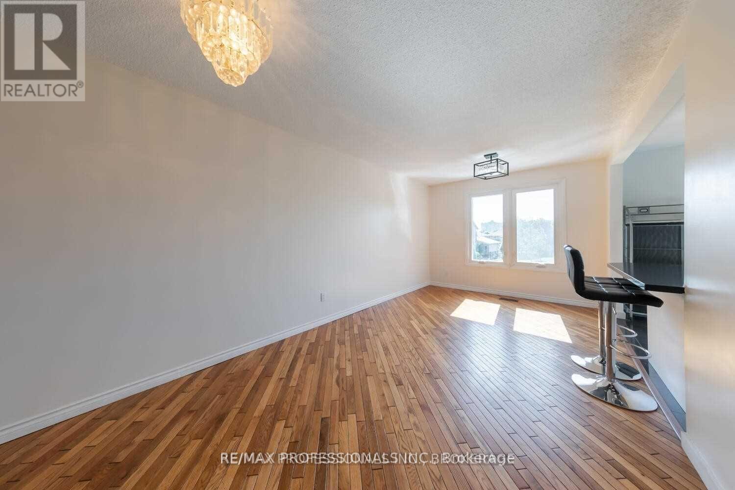 Upper - 4150 Sunflower Drive, Mississauga, Ontario  L5L 2L5 - Photo 12 - W12091975