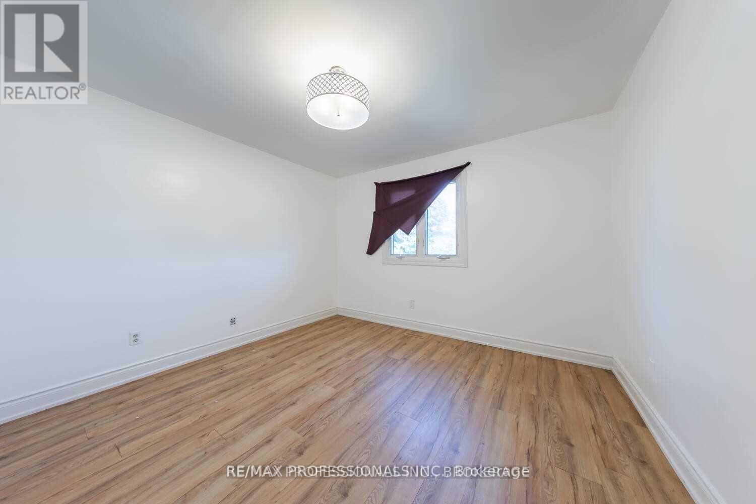 Upper - 4150 Sunflower Drive, Mississauga, Ontario  L5L 2L5 - Photo 26 - W12091975