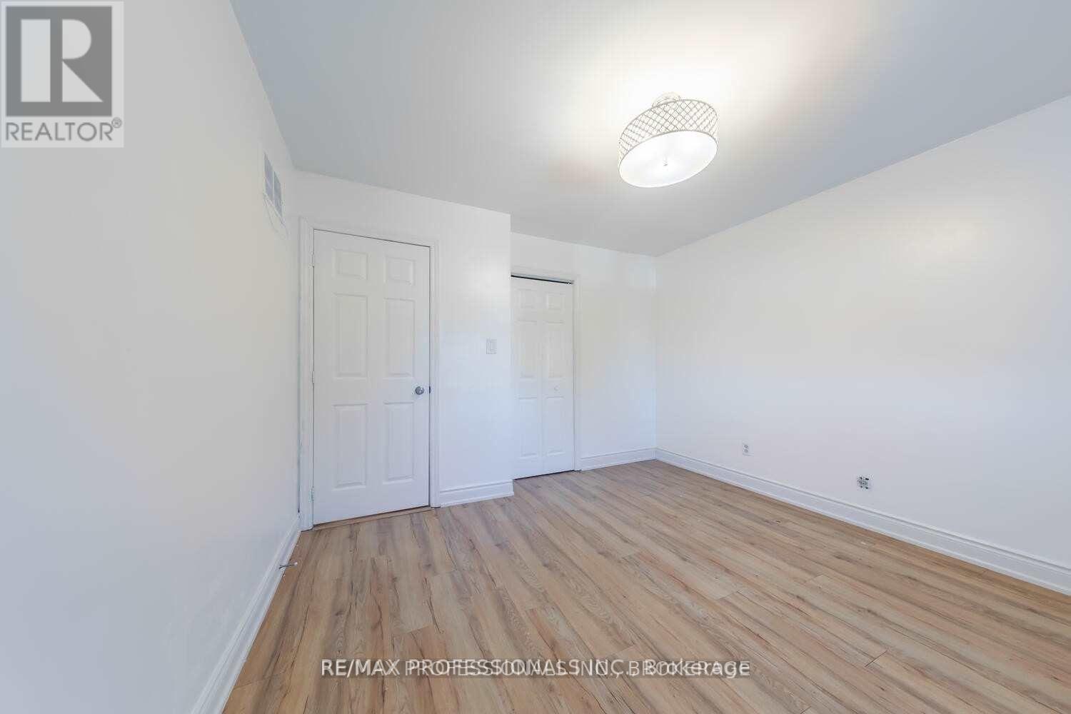 Upper - 4150 Sunflower Drive, Mississauga, Ontario  L5L 2L5 - Photo 27 - W12091975