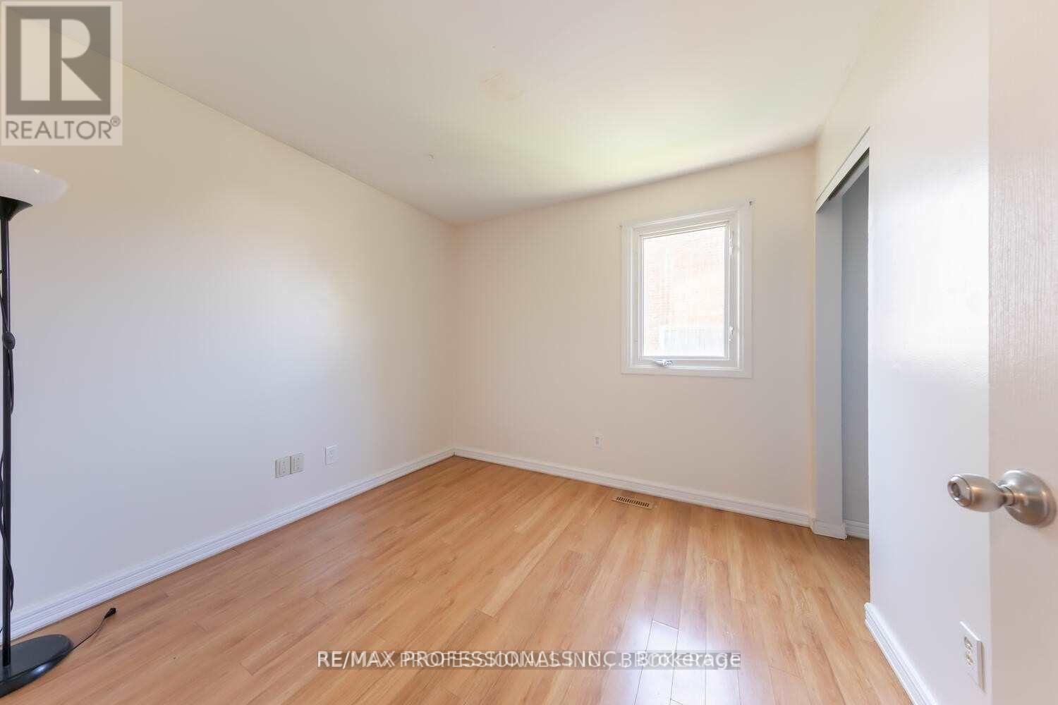 Upper - 4150 Sunflower Drive, Mississauga, Ontario  L5L 2L5 - Photo 28 - W12091975
