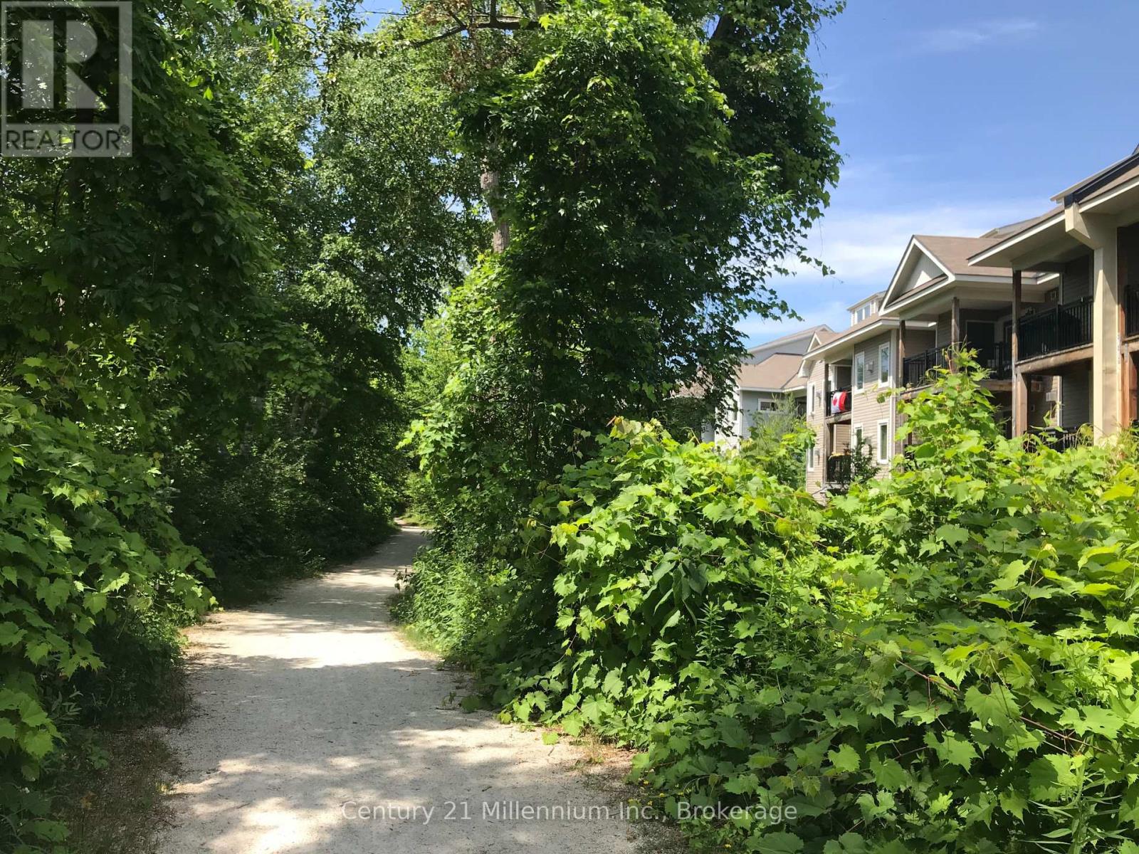 301 - 2 Brandy Lane, Collingwood, Ontario  L9Y 0X4 - Photo 2 - S12092001