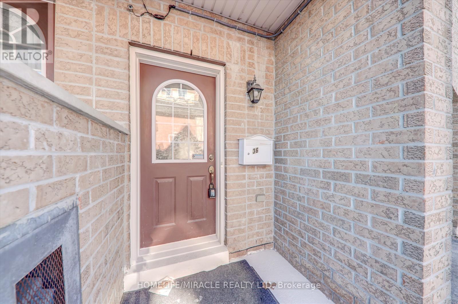 Property at 36 JENKINSON WAY image 4