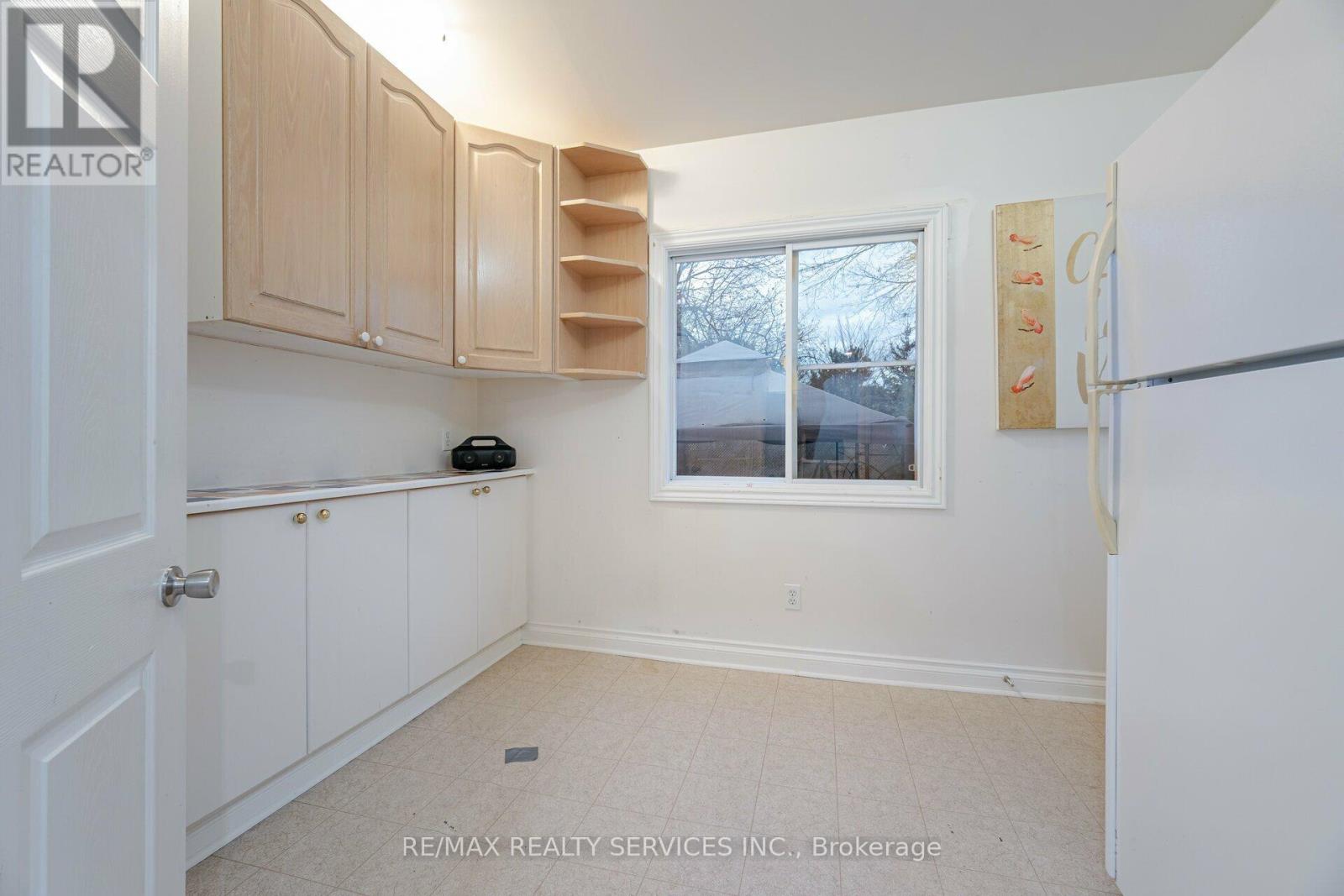 240 Taylor Mills Drive S, Richmond Hill, Ontario  L4C 2S6 - Photo 14 - N12092006