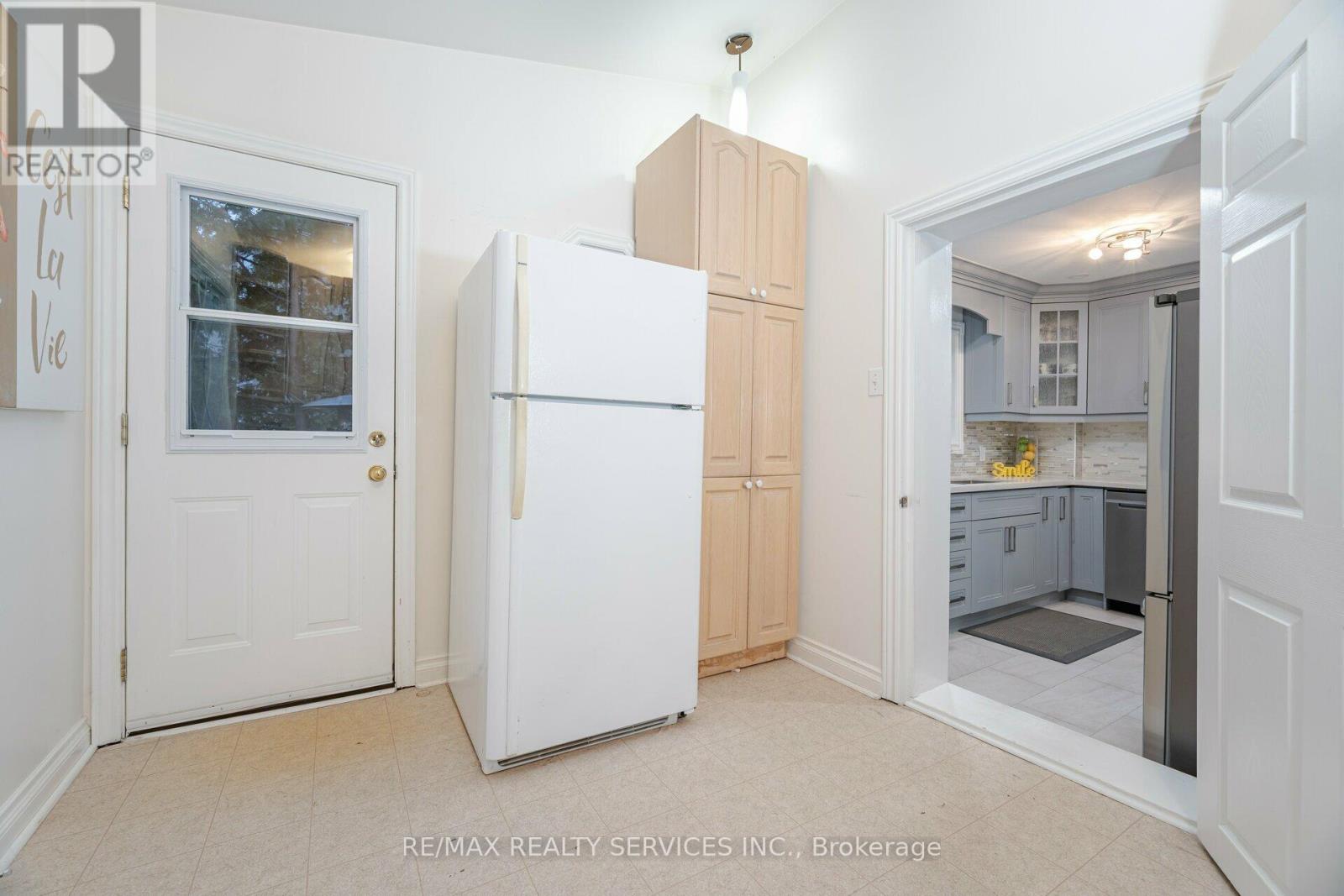 240 Taylor Mills Drive S, Richmond Hill, Ontario  L4C 2S6 - Photo 15 - N12092006