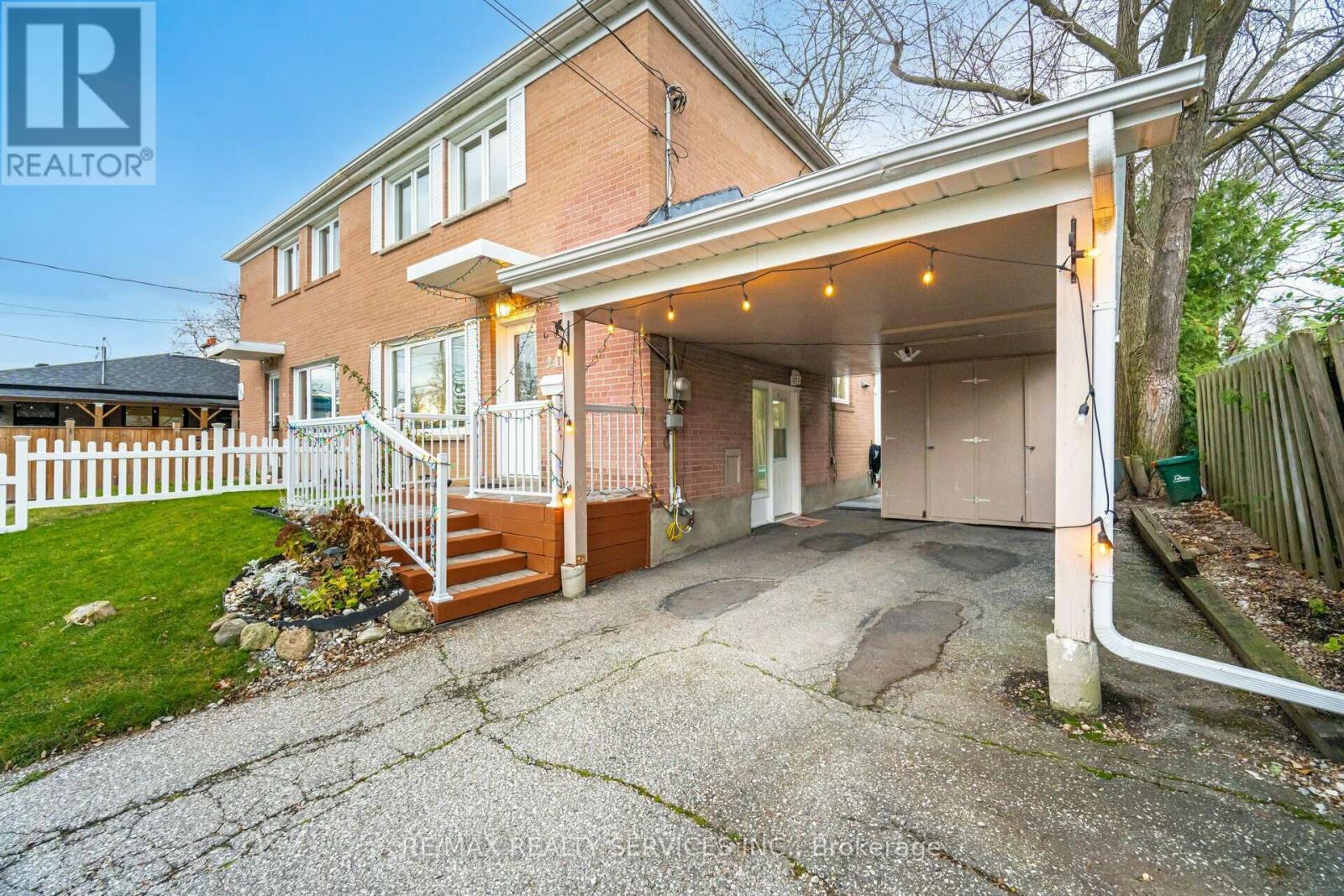 Property at 240 TAYLOR MILLS DRIVE S image 2