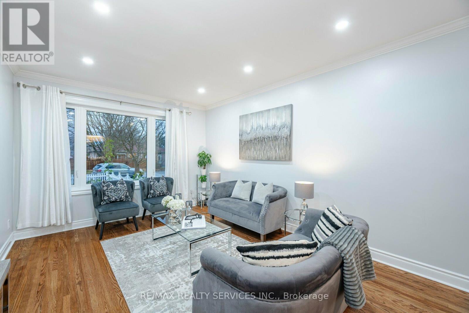 240 Taylor Mills Drive S, Richmond Hill, Ontario  L4C 2S6 - Photo 7 - N12092006