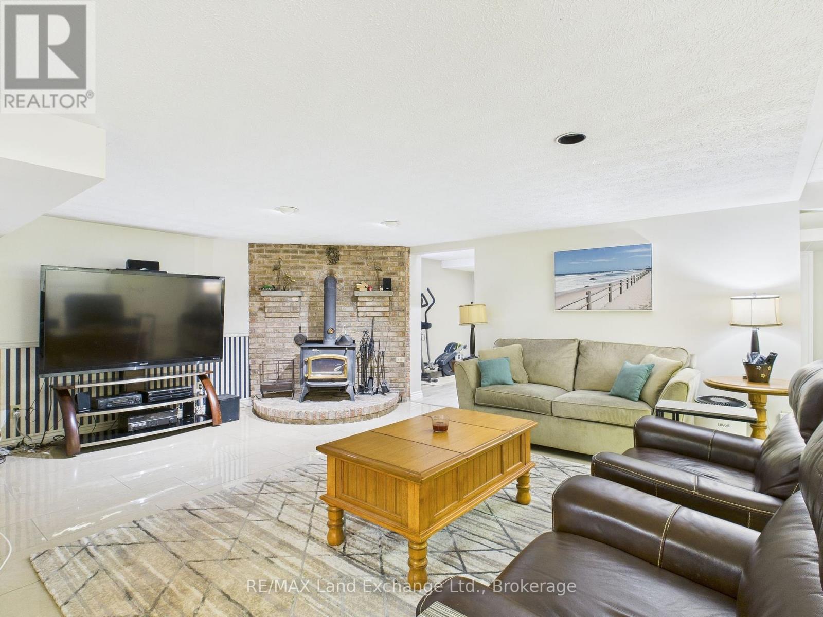 115 Deerhurst Drive, Huron-Kinloss, Ontario  N2Z 2X3 - Photo 34 - X12091070