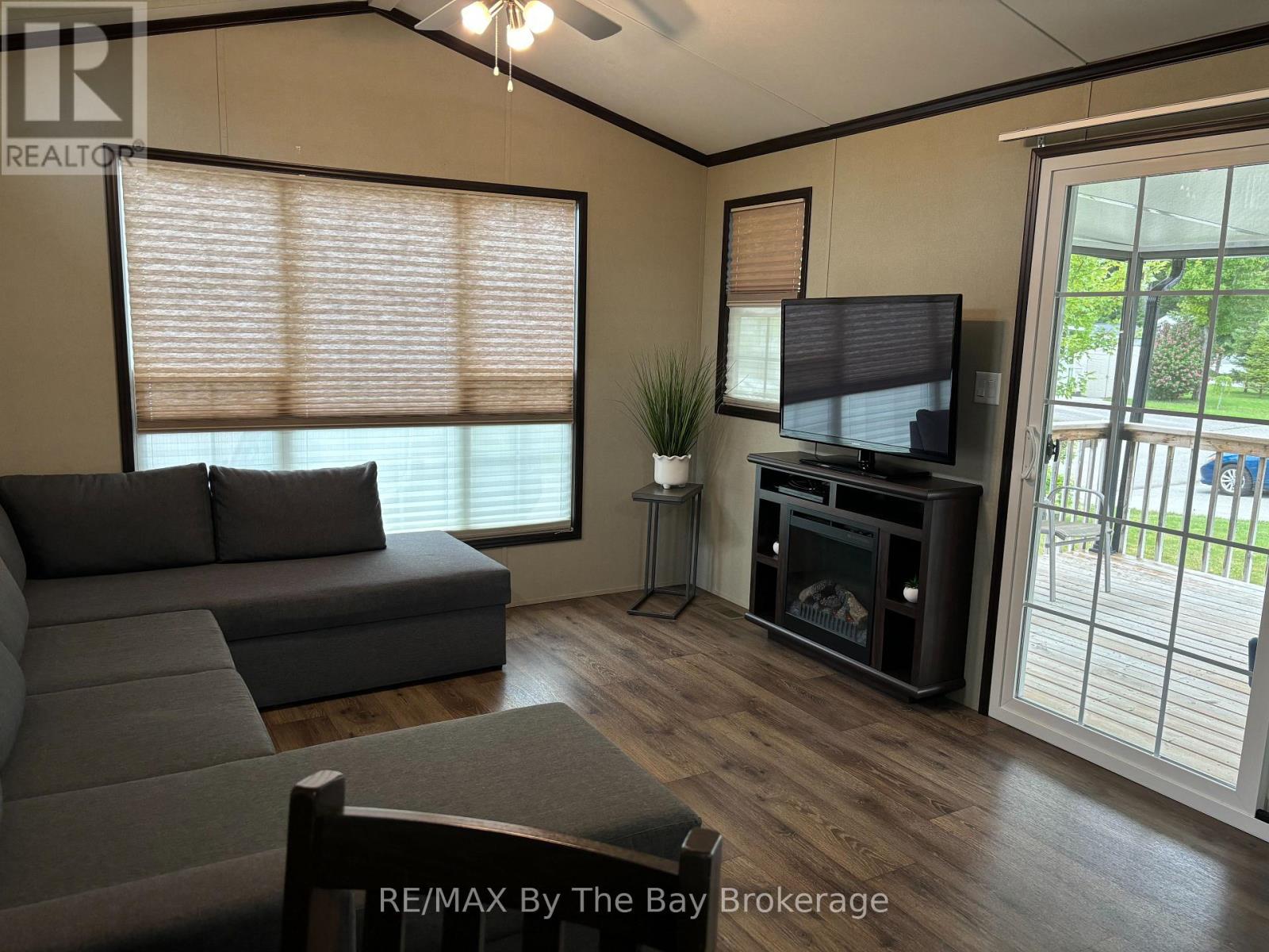 15 Chippewa Trail, Wasaga Beach, Ontario  L9Z 1X7 - Photo 17 - S12092025