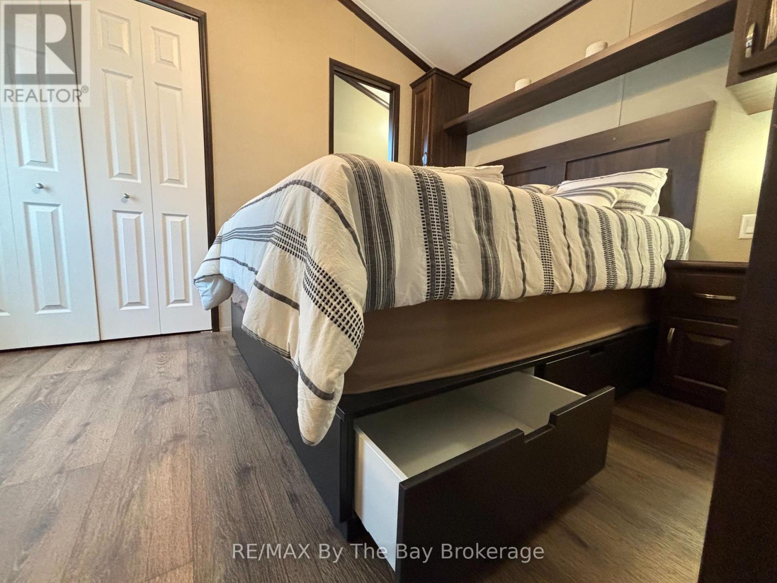 15 Chippewa Trail, Wasaga Beach, Ontario  L9Z 1X7 - Photo 25 - S12092025