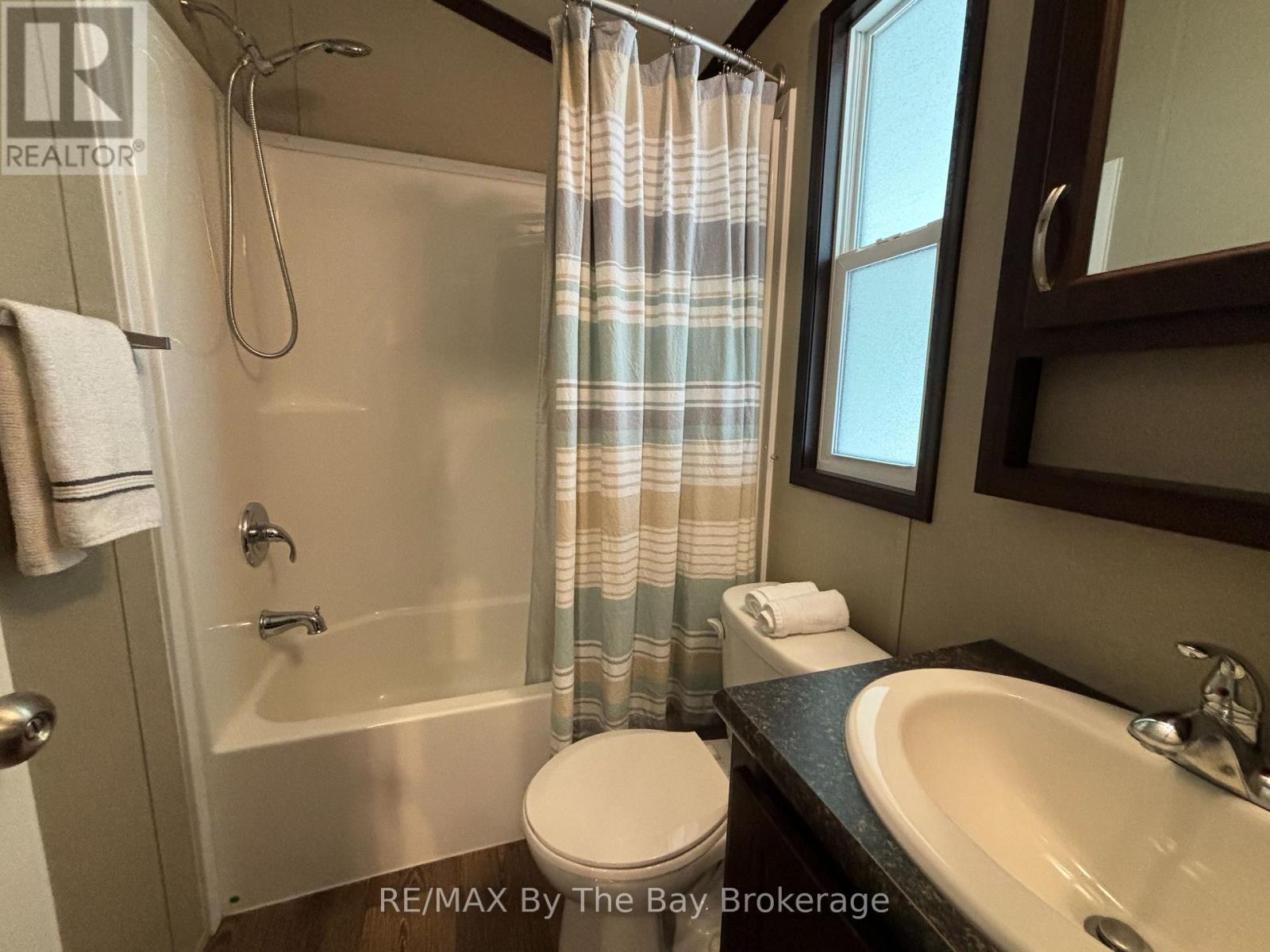 15 Chippewa Trail, Wasaga Beach, Ontario  L9Z 1X7 - Photo 28 - S12092025