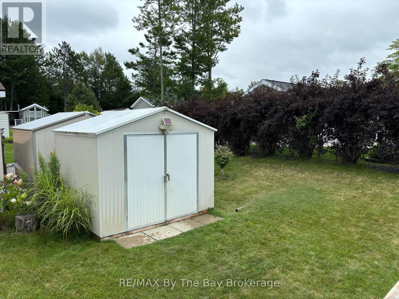 15 Chippewa Trail, Wasaga Beach, Ontario  L9Z 1X7 - Photo 31 - S12092025