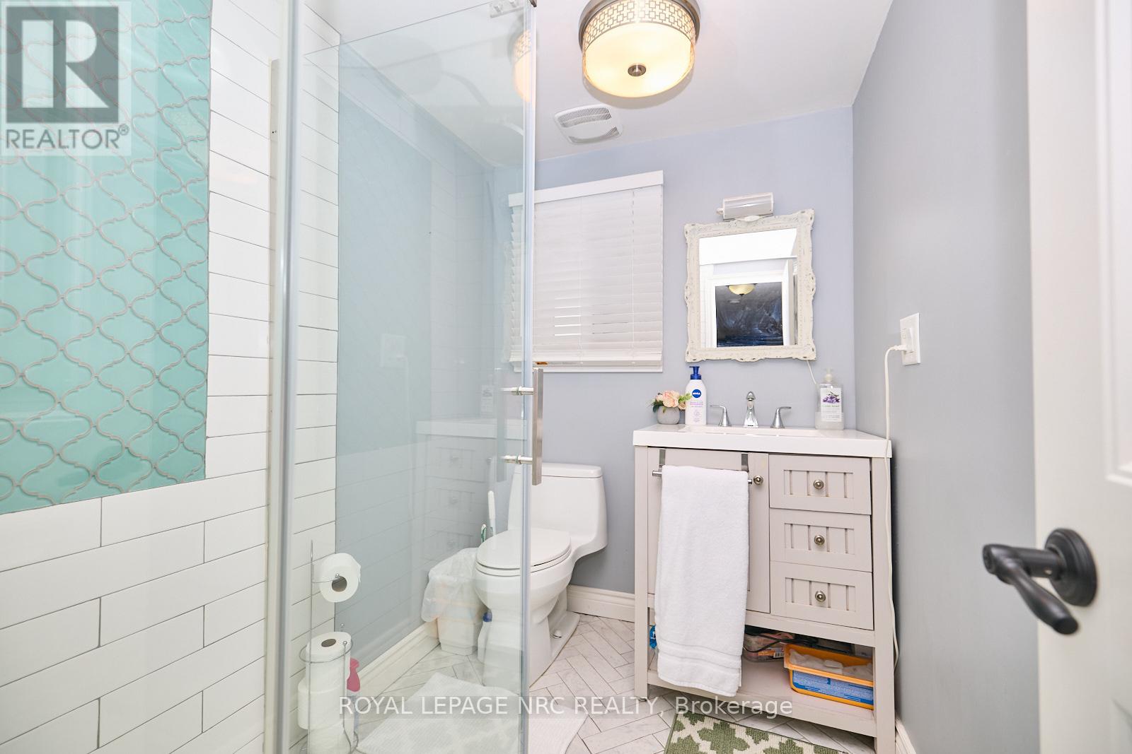 6796 Stokes Street, Niagara Falls (Dorchester), Ontario  L2G 2H1 - Photo 21 - X12046953