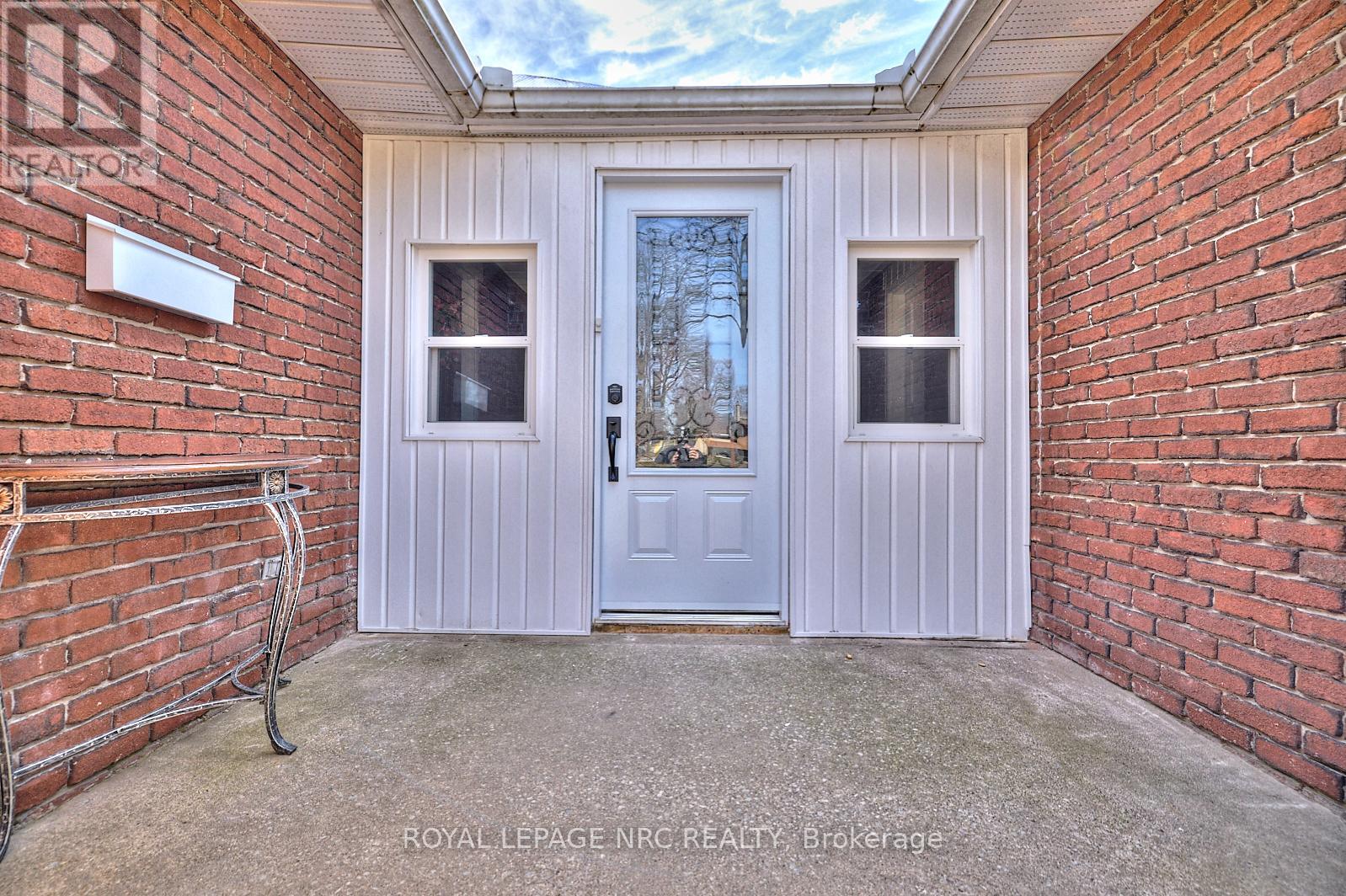 6796 Stokes Street, Niagara Falls (Dorchester), Ontario  L2G 2H1 - Photo 38 - X12046953
