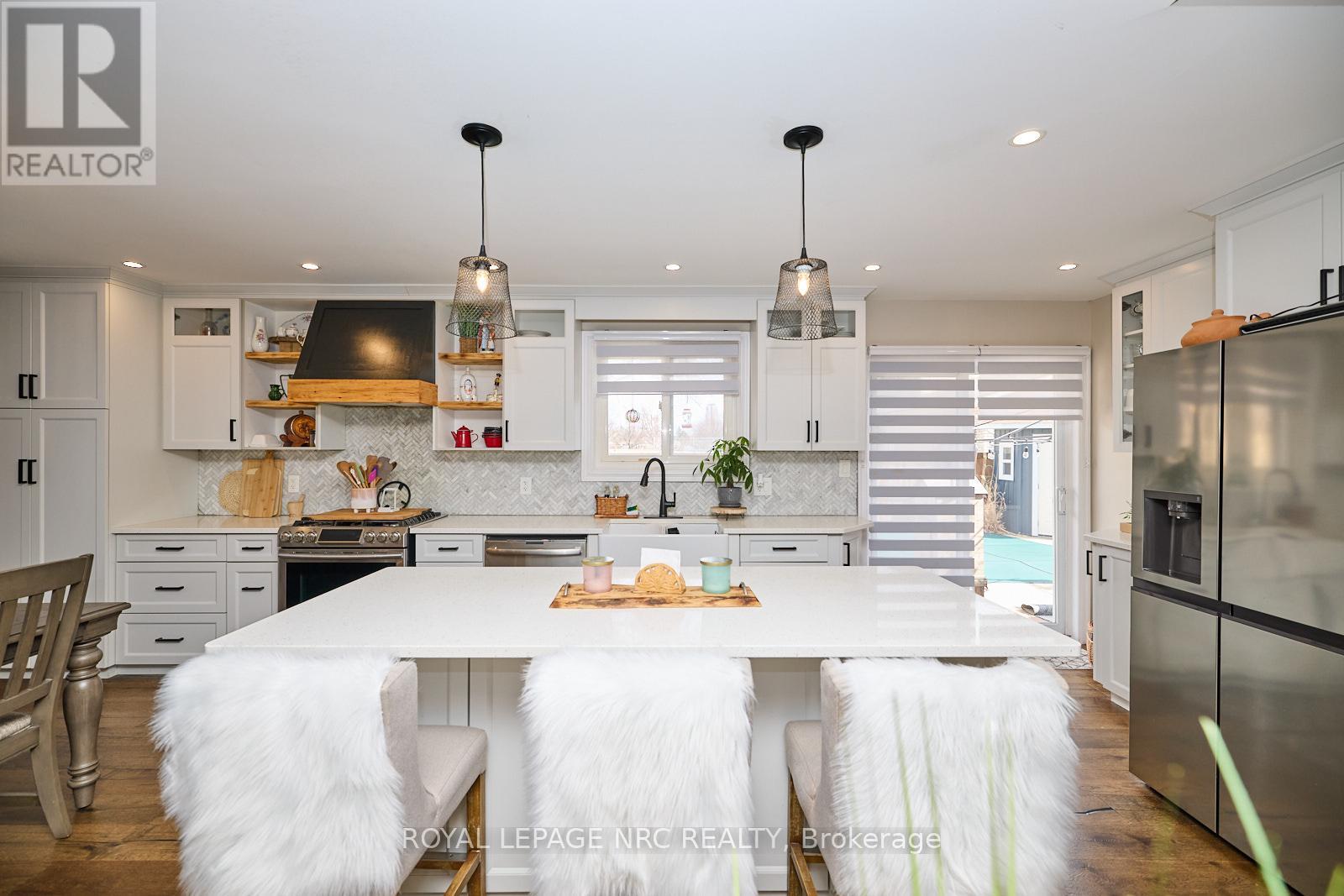 6796 Stokes Street, Niagara Falls (Dorchester), Ontario  L2G 2H1 - Photo 4 - X12046953